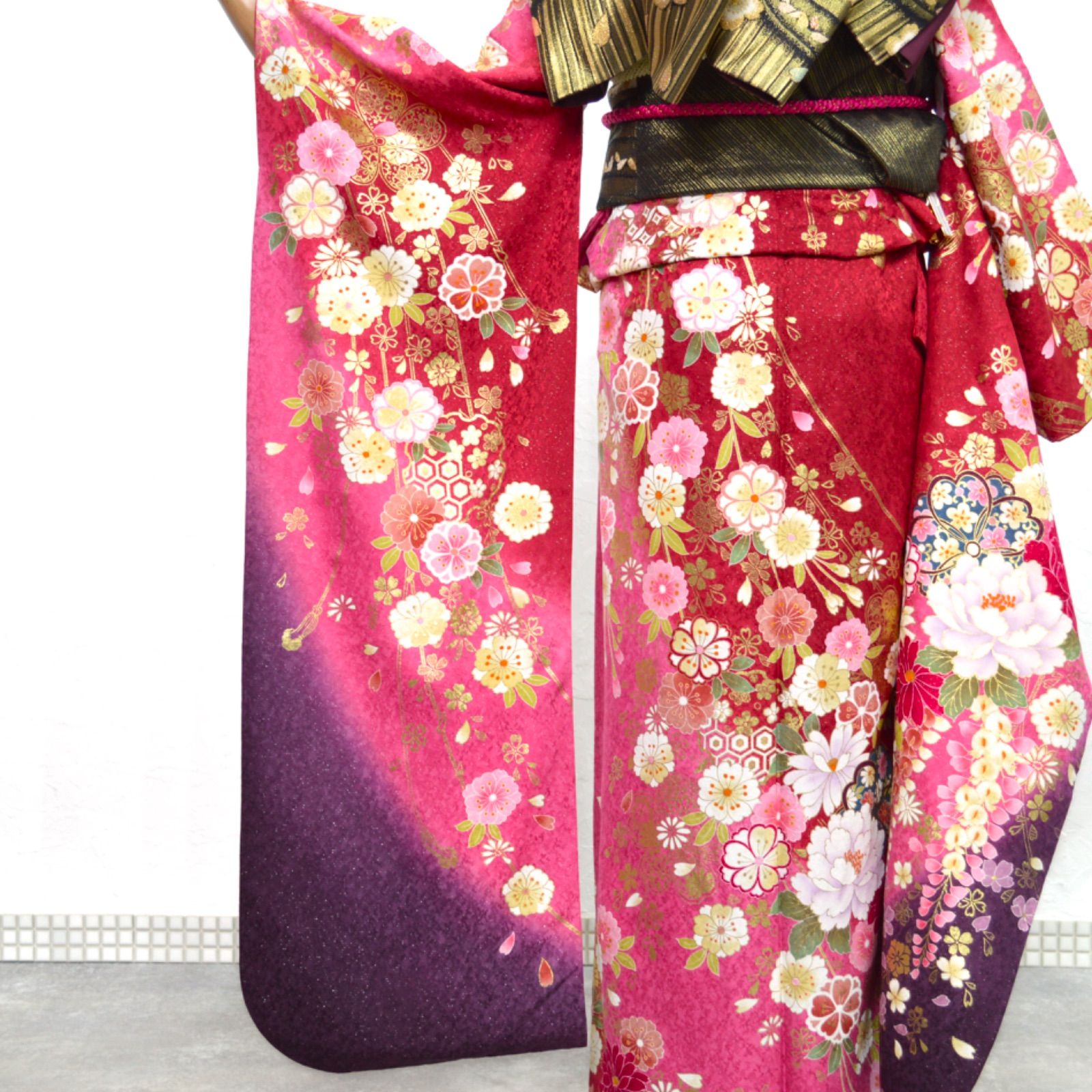 美品》正絹 振袖フルセット M〜Lサイズ 成人式 新古典 金彩 レッド