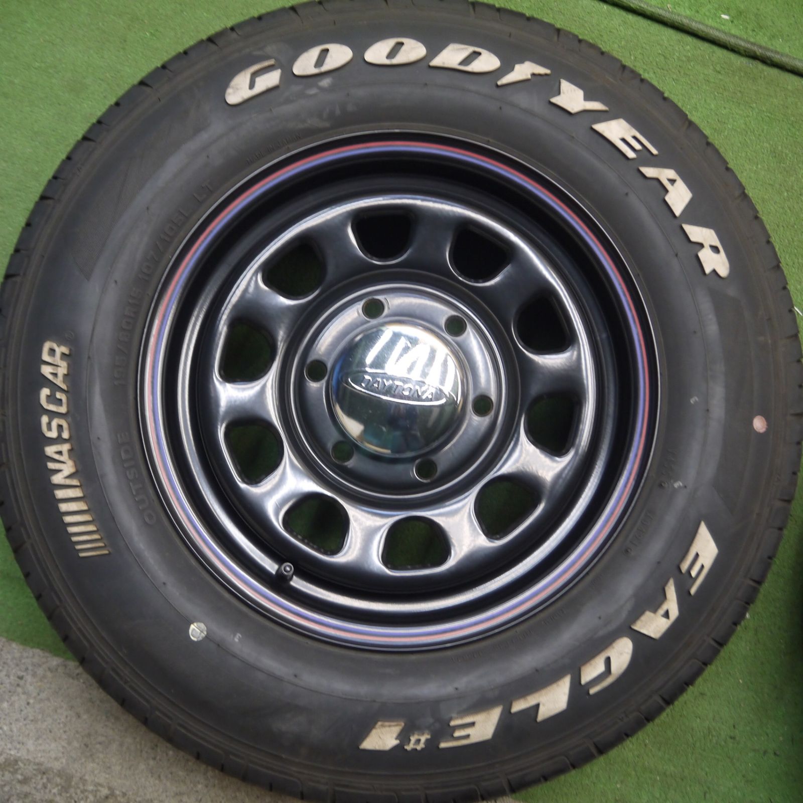 ◇新品デイトナホイール+バリ溝195/80R15 ハイエースに。 ◇新品デイトナホイール+バリ溝195/80R15 ハイエースに。 送料無料