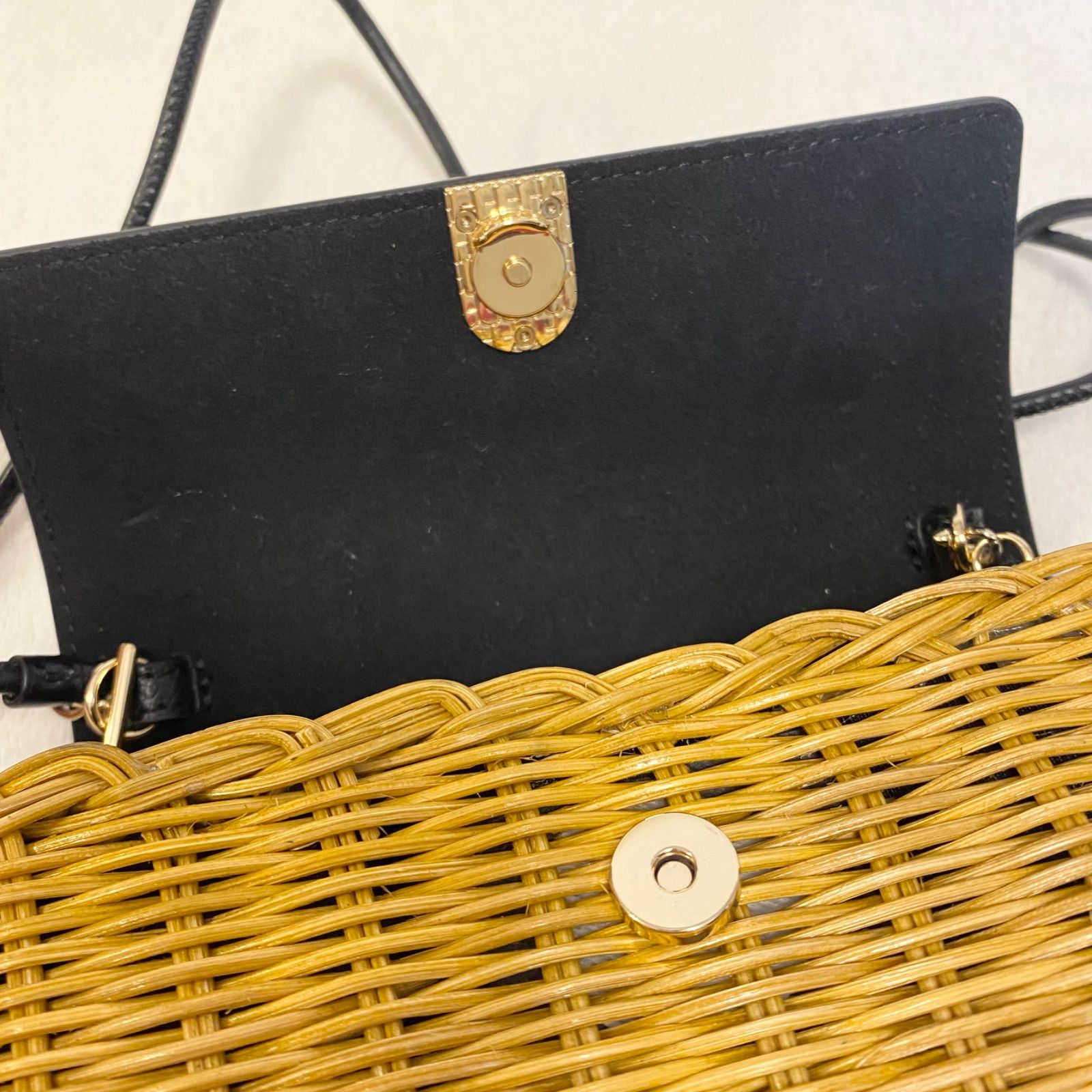 新品 2024モデル FURLA フルラ ショルダーバッグ/クロスボディバッグ 