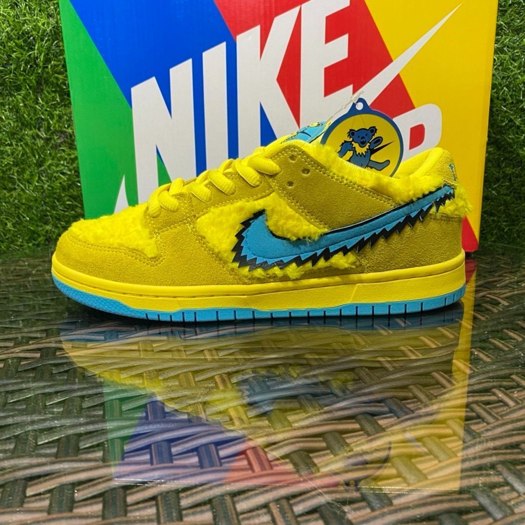 新品✨未使用❣️ 箱付 ✨ ナイキ スニーカー Grateful Dead x Nike Dunk SB Pro “opti yellow” ボードショーツ ブルー＆イエロー 男女兼用