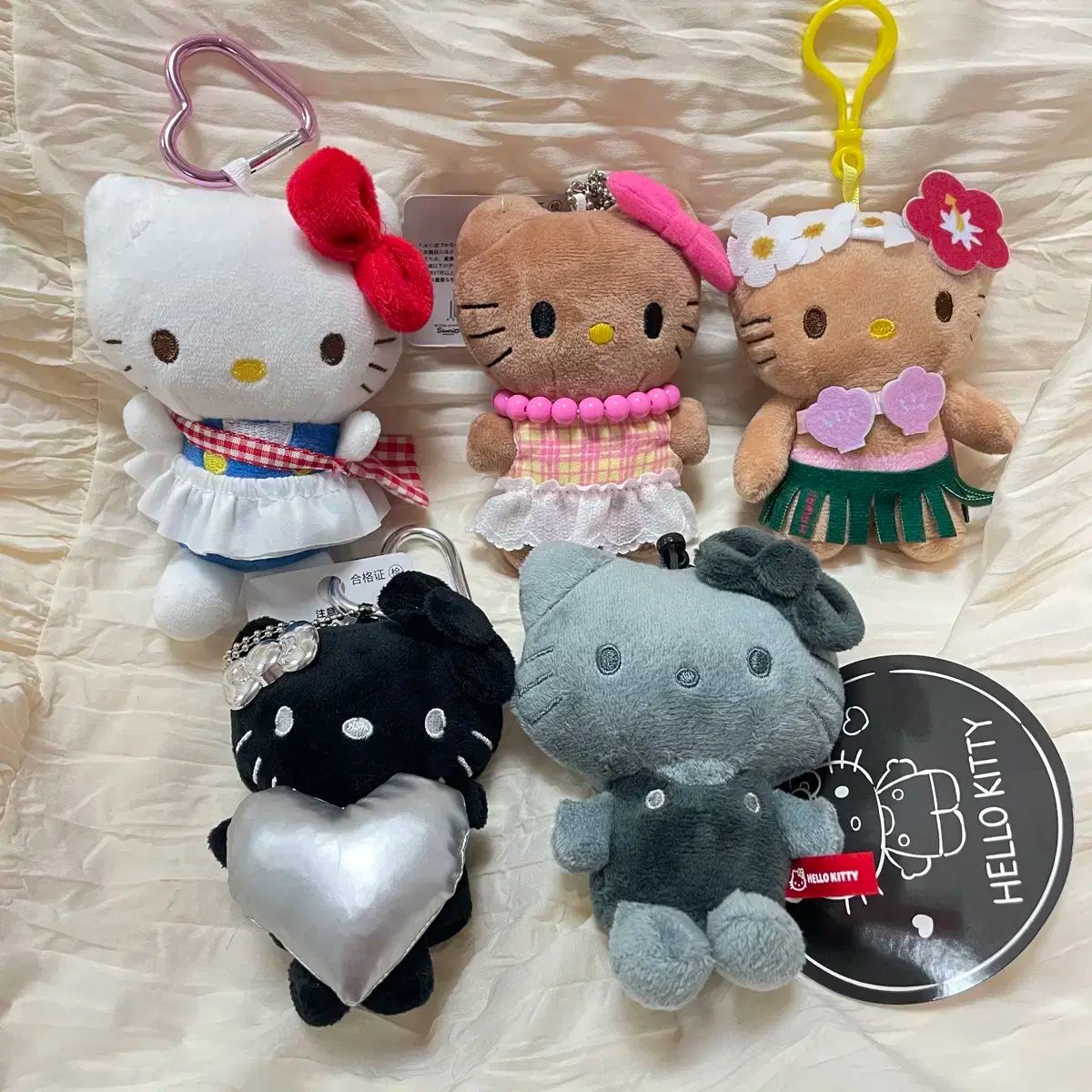 5種セット ハローキティ ぬいぐるみ キーホルダー - タンニングキティ サンリオ ブラック