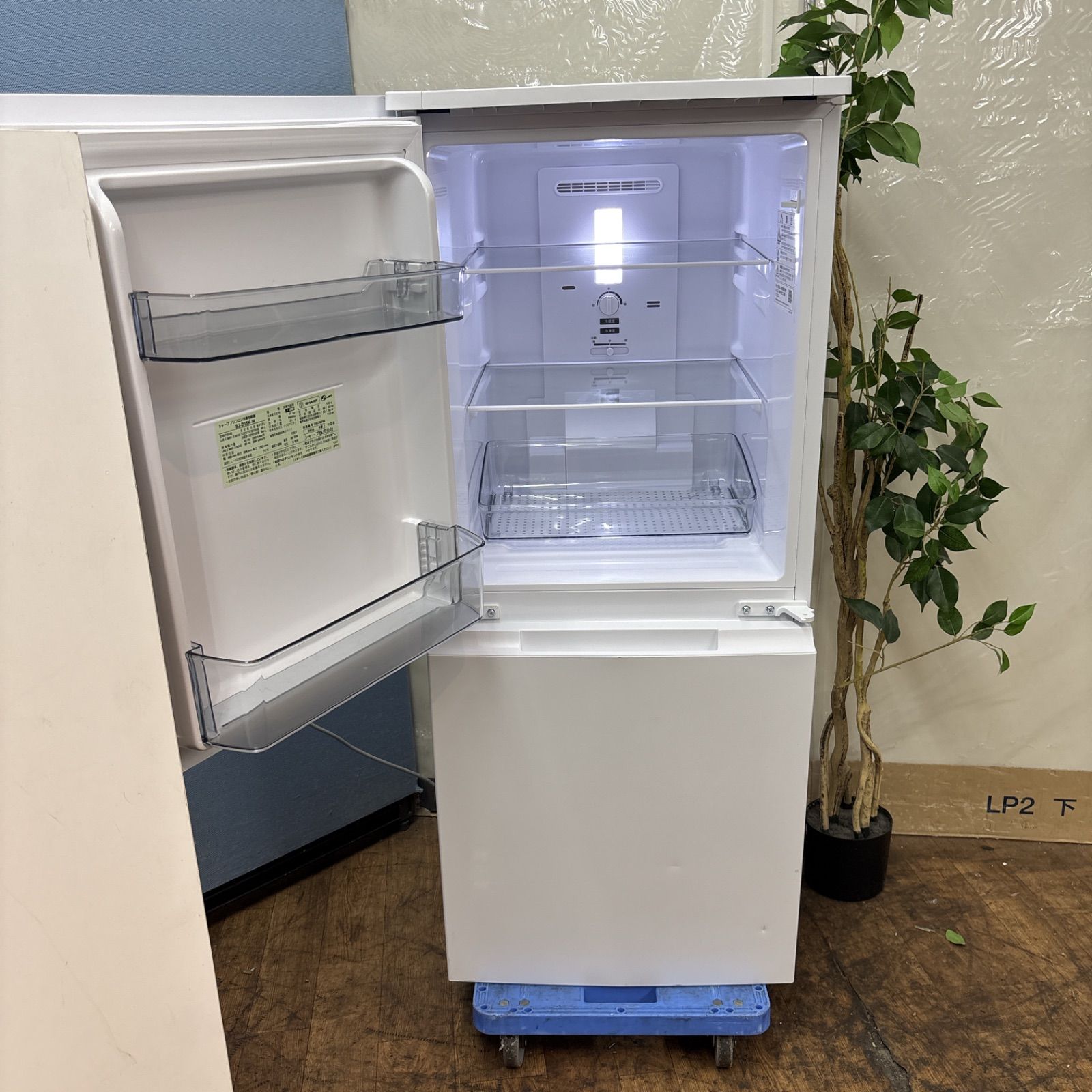 I672 🌈 2024年製の高年式♪ SHARP 冷蔵庫 (152L) ⭐ 動作確認済