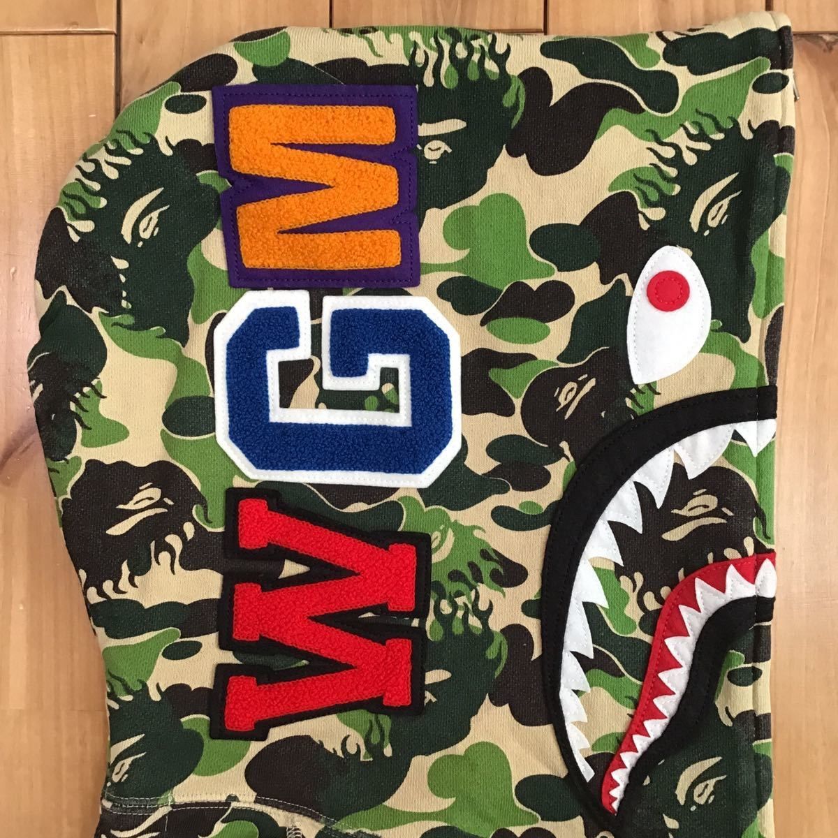 BAPE ムック限定 ファイヤーカモ シャークパーカー - メルカリ