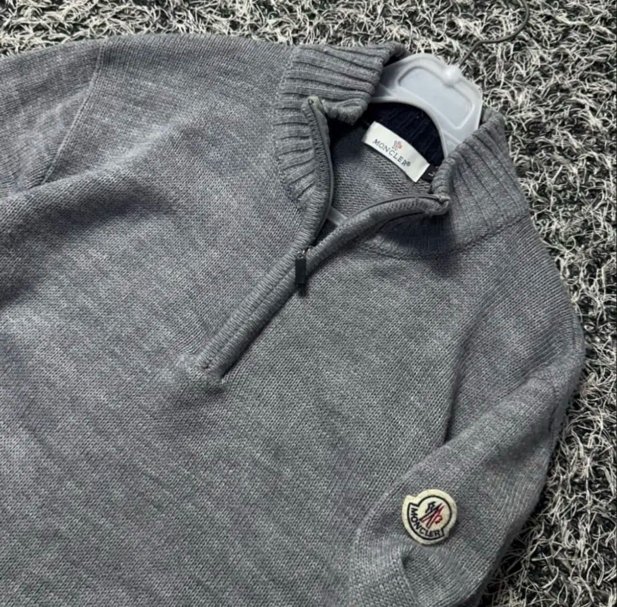 MONCLER(モンクレール) パッチ ワッペン ニット セーター ハーフ