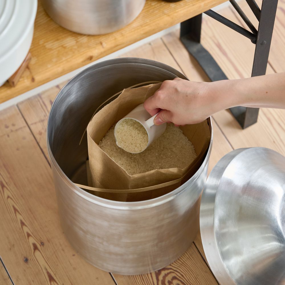 時を重ねるキャニスター