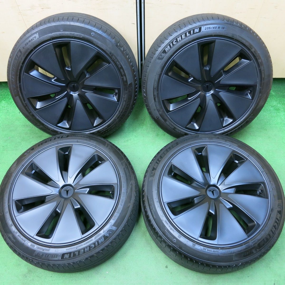 [送料無料] バリ溝！24年！キレイ！8.5分テスラ モデル3 純正 235/45R18 ミシュラン e・プライマシー 18インチ PCD114.3/5H4101002SYノ
