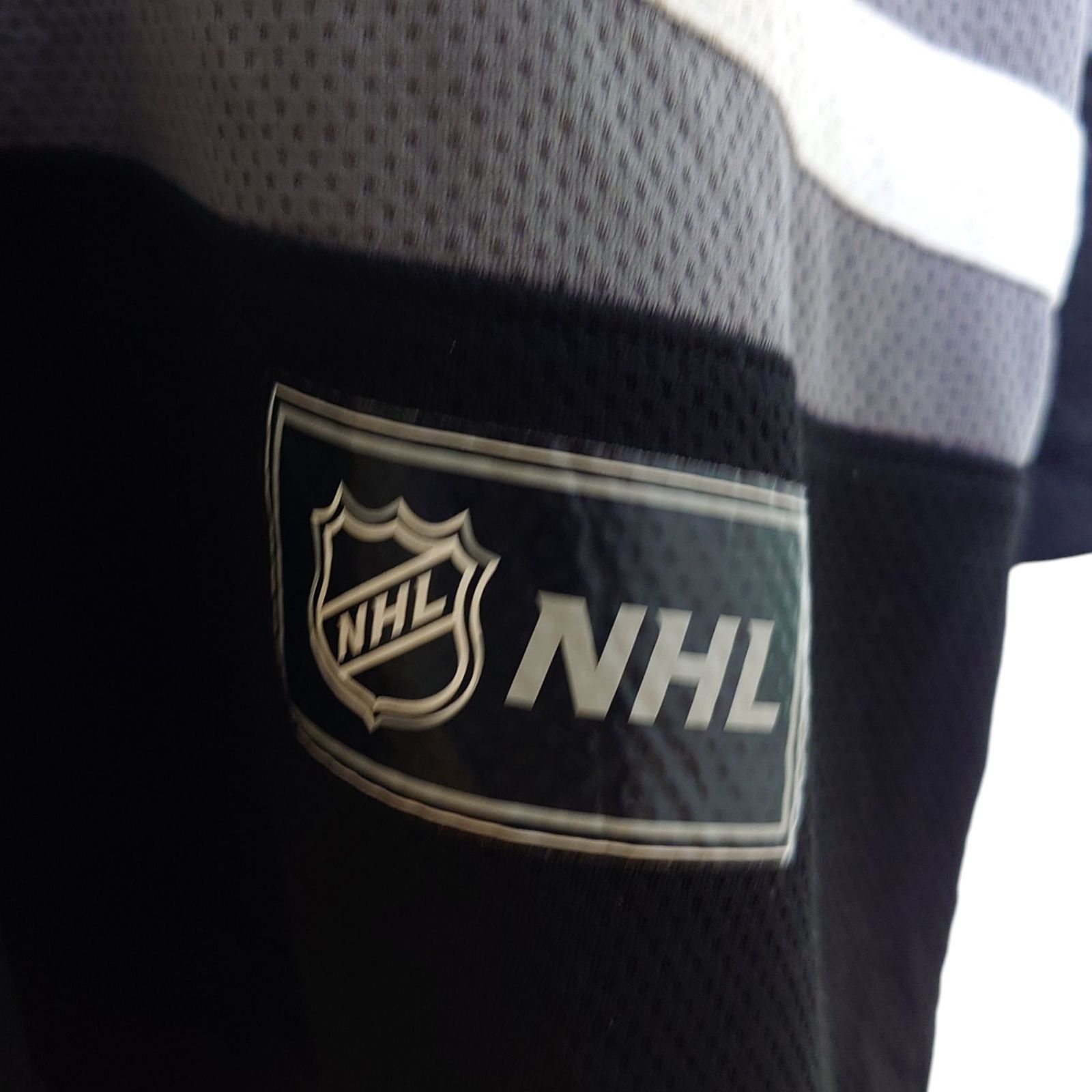 【NHL】 ベガス・ゴールデンナイツ ゲームシャツ S-1880 NHL】 ベガス・ゴールデンナイツ ゲームシャツ S-1880 - メルカリ