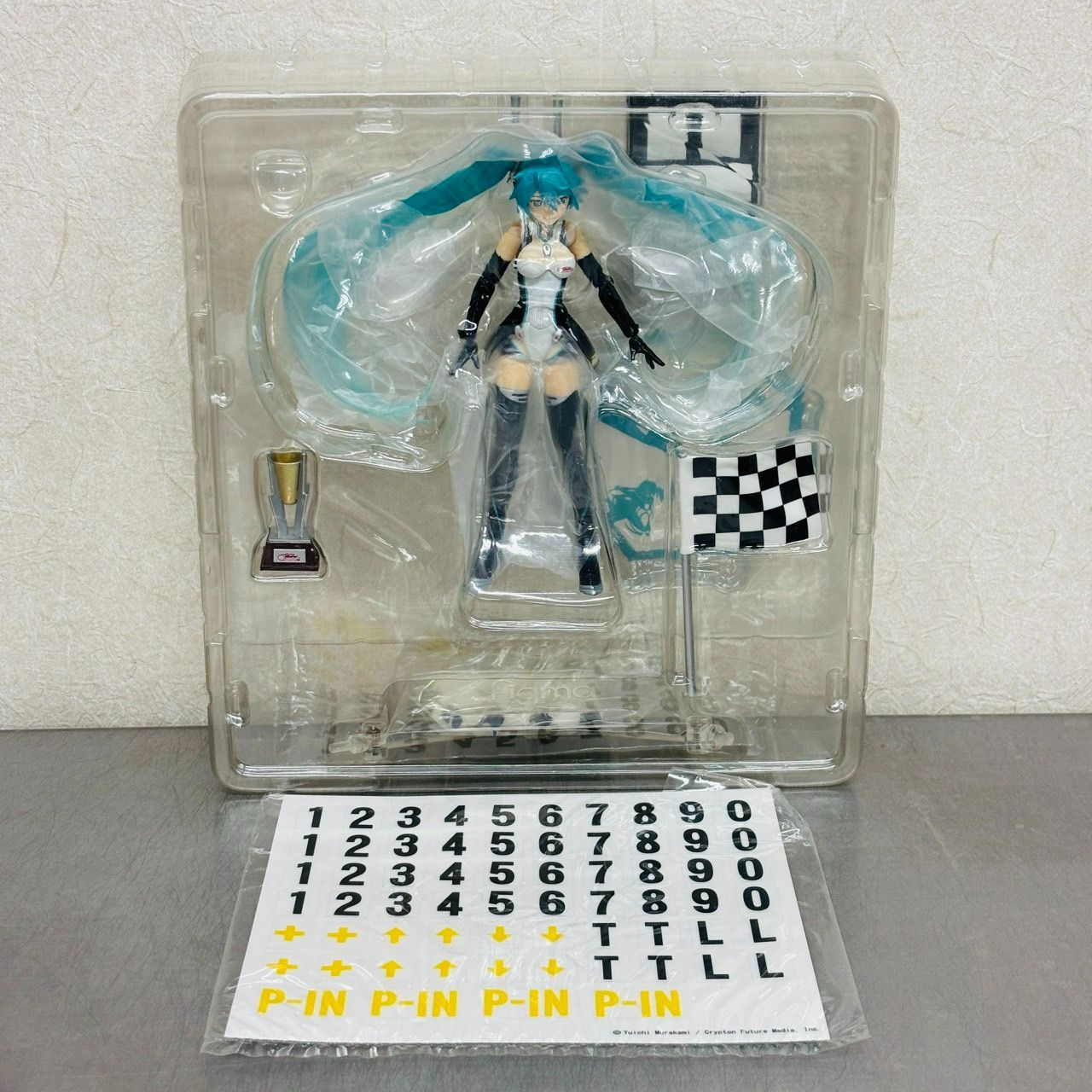 初音ミク レーシングミク figma 2011 Amazon.co.jp: figma レーシングミク2011 初優勝記念Ver. : ホビー