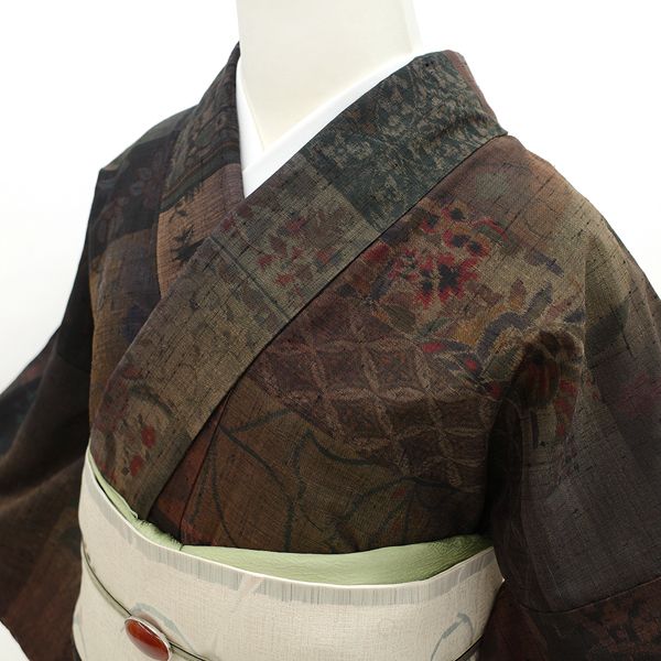 越後おぐに くるまや工房 こげ茶 草花模様 おぐに小千谷紬 本場小千谷紬 袷 着物 手織り 越後おぐに くるまや工房 こげ茶