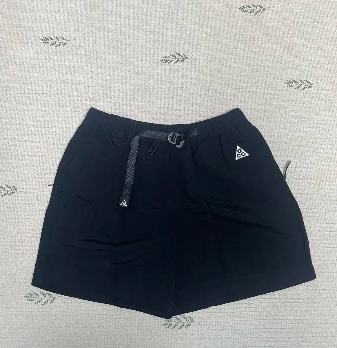 S Nike(ナイキ） acg ショートパンツ 黒 - メルカリ