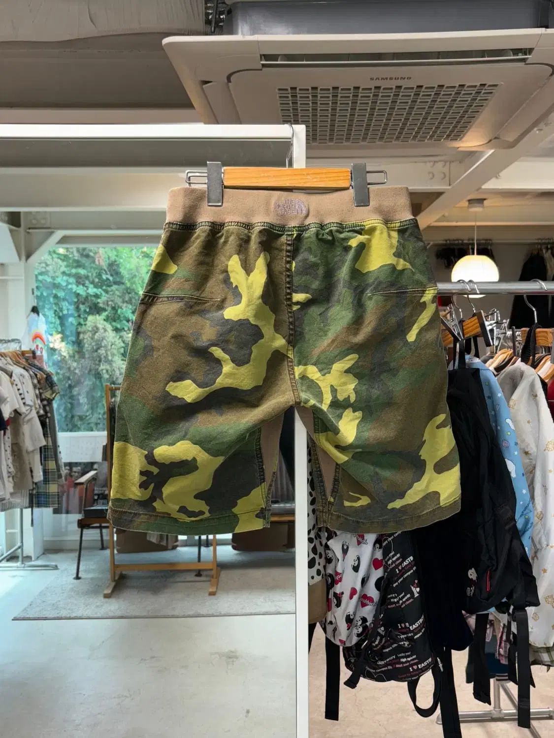 美品★THE NORTH FACE★カモフラージュ★ショートパンツ★Sサイズ THE NORTH FACE（ショートパンツ）のフリマアイテム一覧