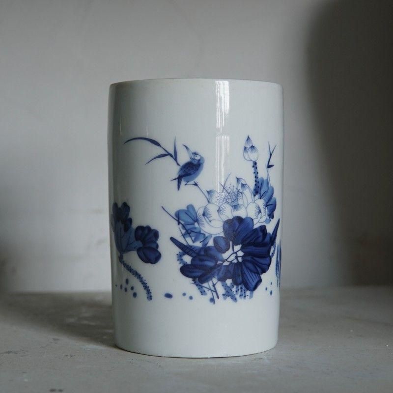 青花帽子筆筒 筆置 筆入 書道具 文房具 現代工芸品 美術品 装飾品 青花荷塘情趣陶磁筆筒 書道具 文房具 現代工芸品 美術品 置物