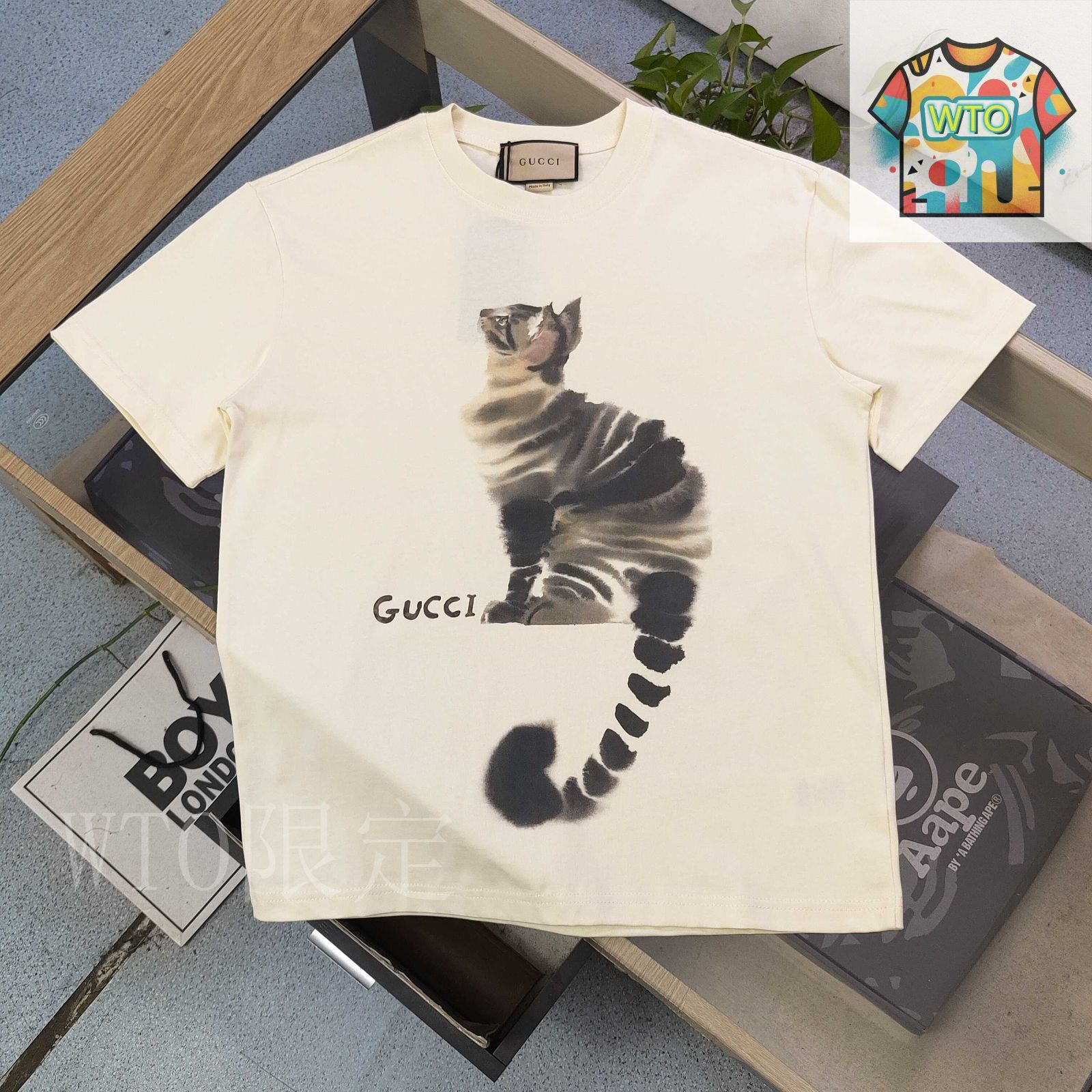 GUCCI - うたねこ 今日特価】GUCCI 2025 トラ猫柄ロゴ T-2 - メルカリ