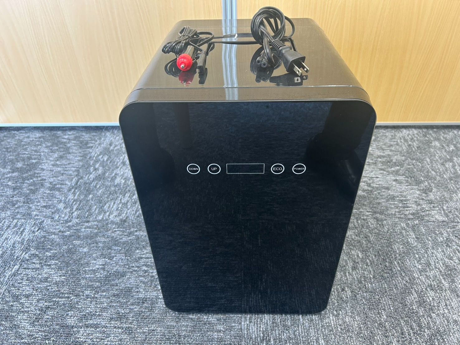 ベルソス　ダブルペルチェ冷温庫「VS-440BK」24L 冷蔵庫 デジタル ユアサプライムス.com｜ベルソス 24Lダブルペルチェ冷温庫 VS