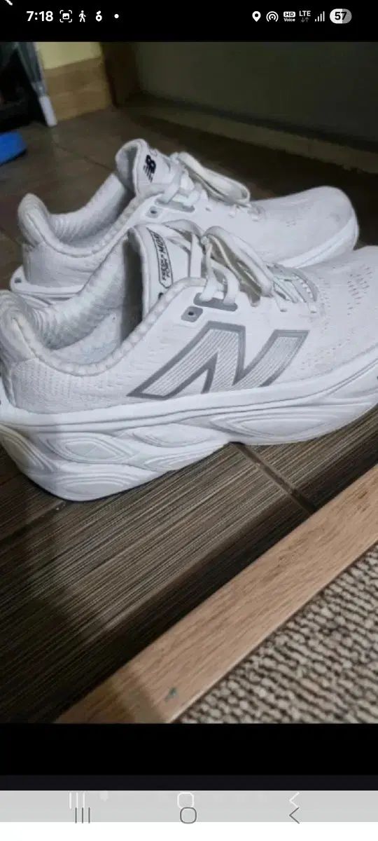 New Balance ニューバランス フレッシュフォーム X モアー v5 白 ランニングシューズ