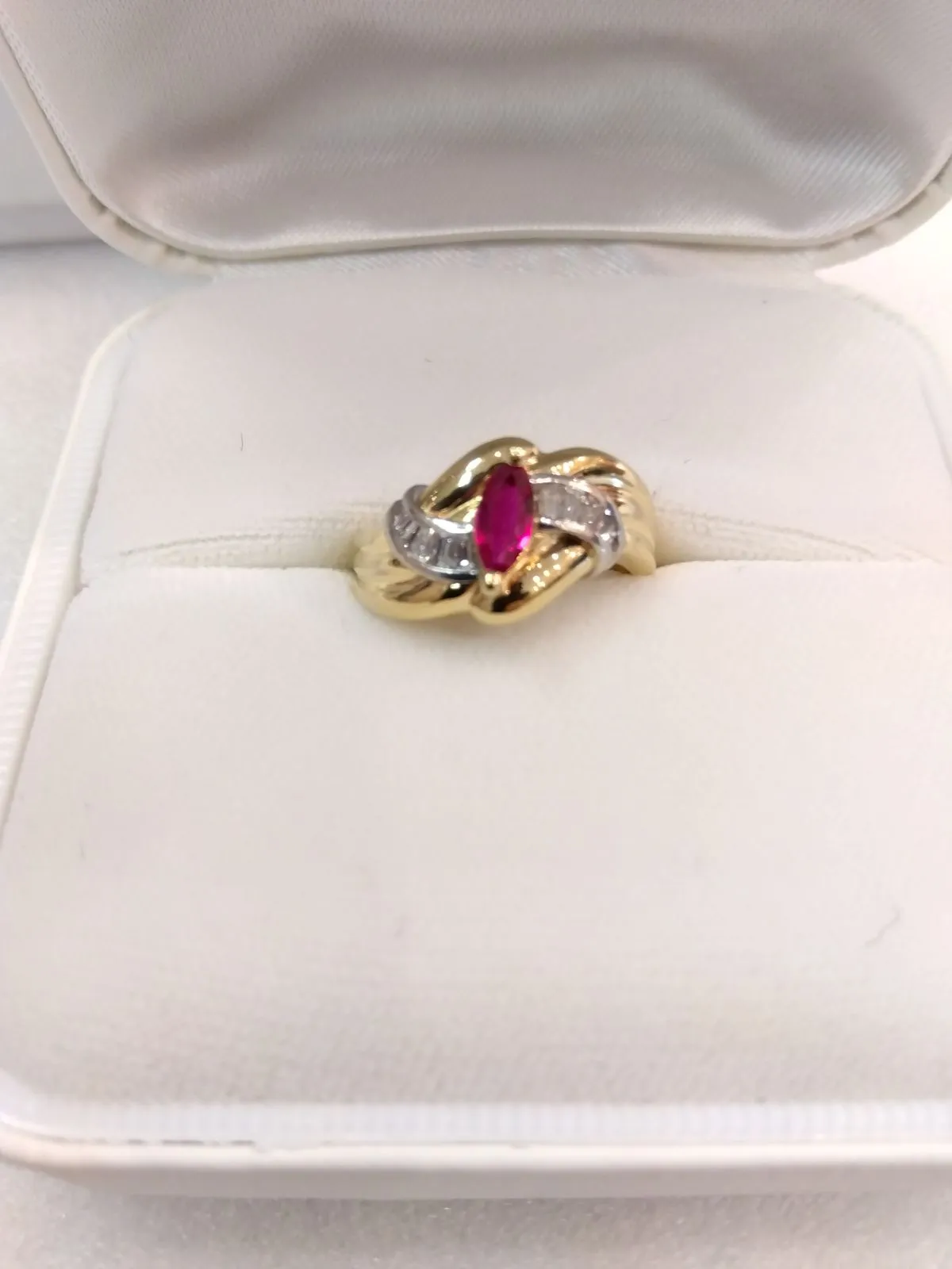 高島屋 天然ダイヤモンド0.68ct リング、指輪 高島屋 天然ダイヤモンド0.68ct リング、指輪 Pt1.0ct ダイヤリング