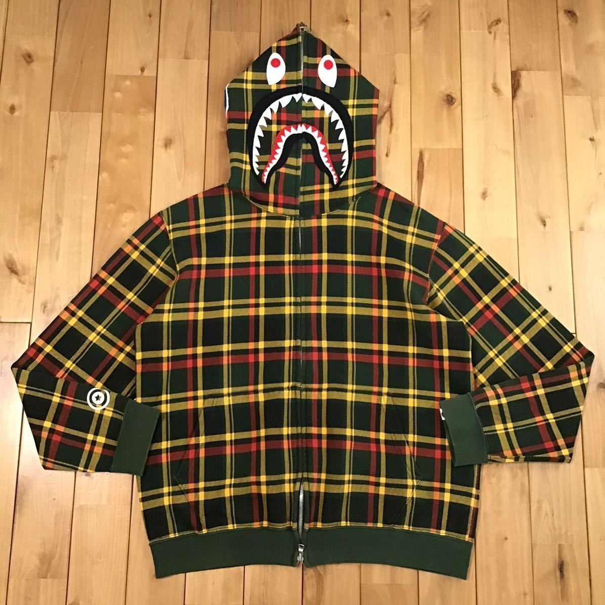 A BATHING APE ×UNDEFEATED シャークパーカー bape - パーカー A BATHING APE ×UNDEFEATED シャークパーカー bape - パーカー