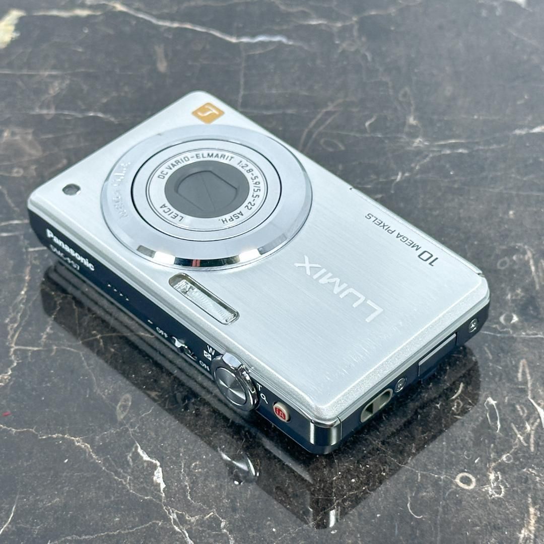 外観美品】Panasonic LUMIX DMC-FS7 シルバー パナソニック
