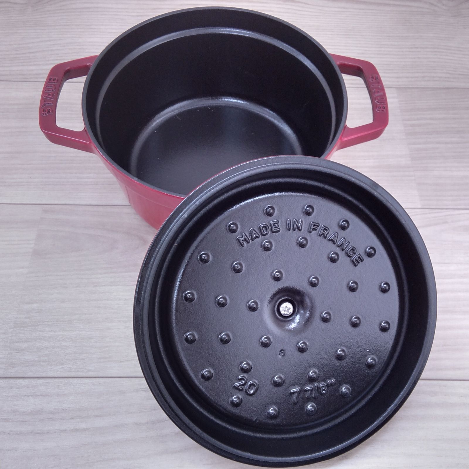 staub ホーロー鍋