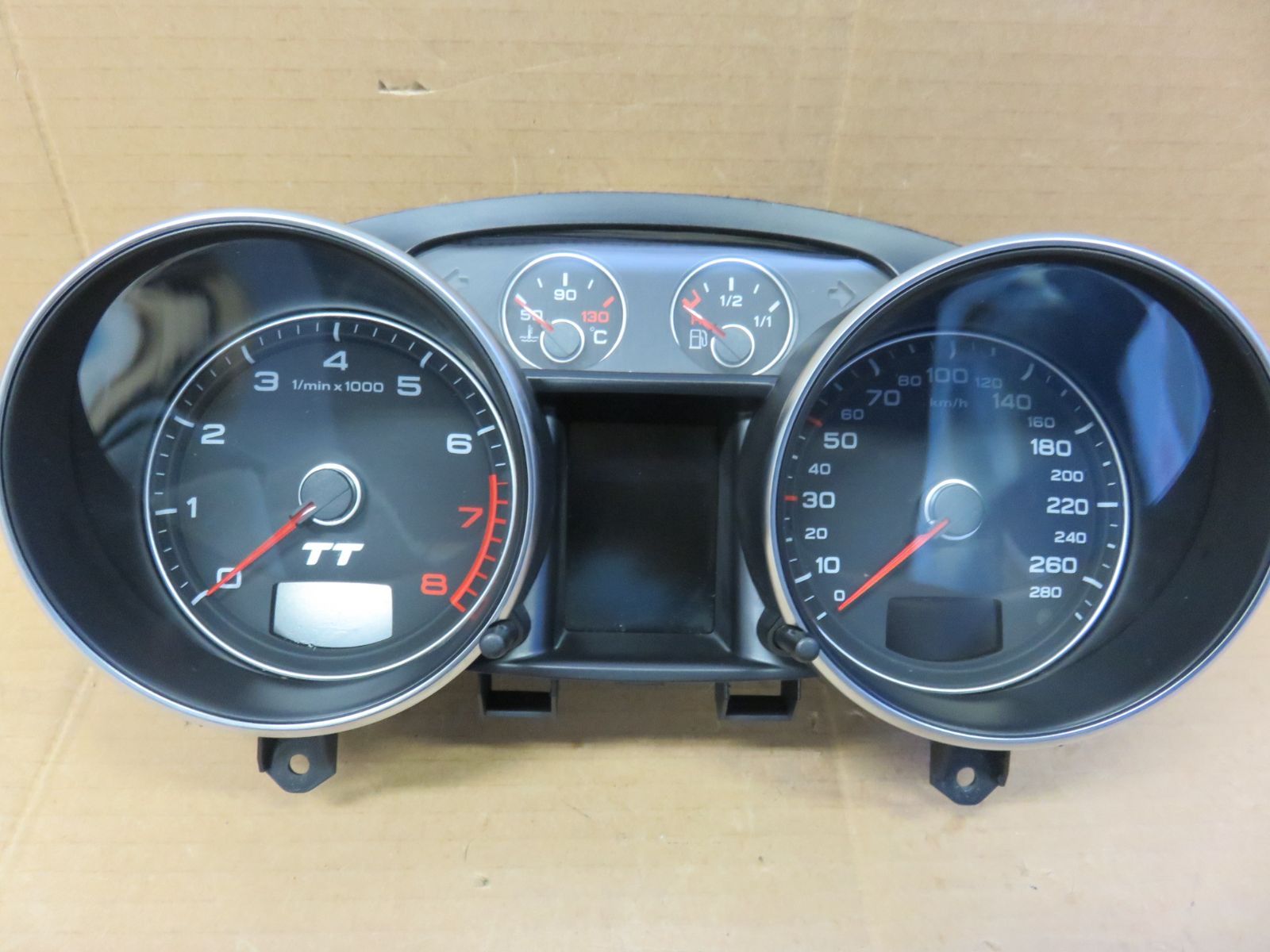 STD4132 アウディ Audi TTクーペ 8J/8JBWA/スピードメーター タコメーター/純正 8J0 920 930 C/走行距離:不明