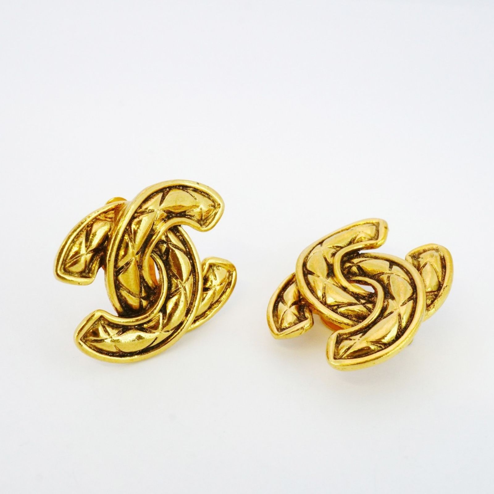 シャネル Chanel シャネル イヤリング ココマーク マトラッセ GPメッキ ゴールドレディース