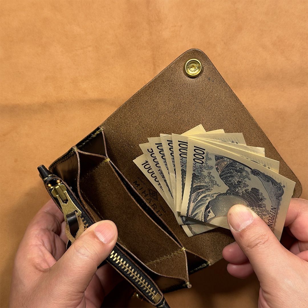 クロムエクセルレザー ブラック茶芯｜ミドルトラッカーウォレット