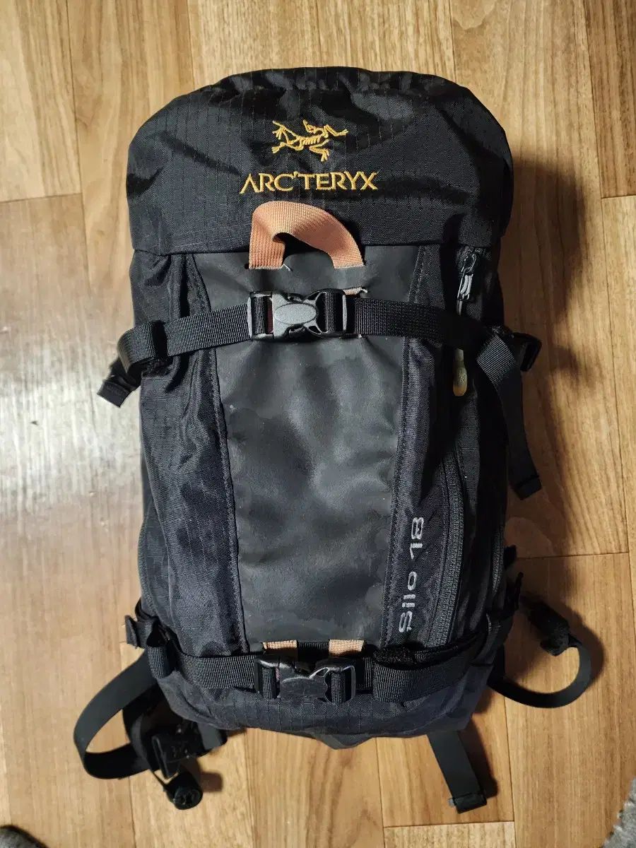 ARC TERYX アークテリクス サイロ 18 売り切れ