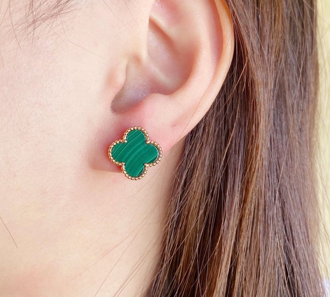 【本店】ギフト大人気♡VanCleef マラカイトイヤークリップ 本店】ギフト大人気♡VanCleef マラカイトイヤークリップ