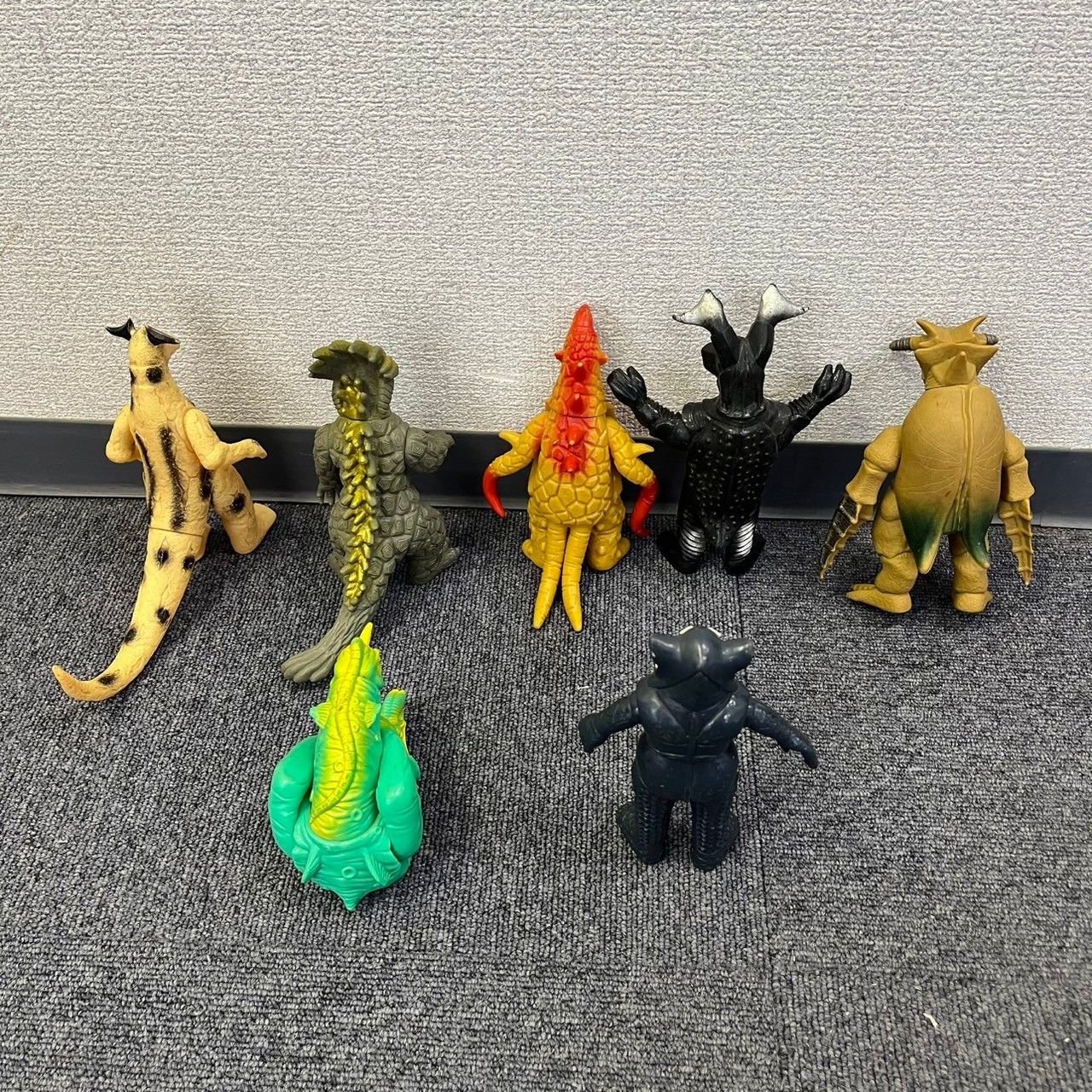 フィギュア レトロ ソフビ 怪獣 昔懐かし怪獣ソフビが大量入荷いたし