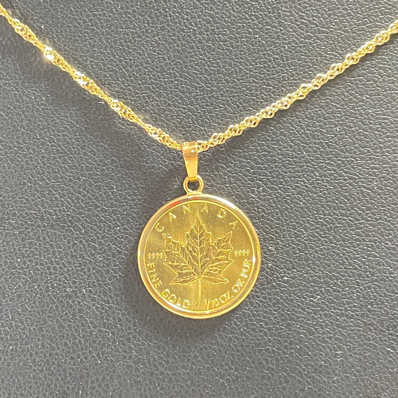 ☆ K18刻印 造幣局ホールマーク コインペンダントネックレス メイプルリーフ金貨 ツイストチェーン ネックレス アクセサリー 総重量5.54g  現状品 0.005kg - メルカリ