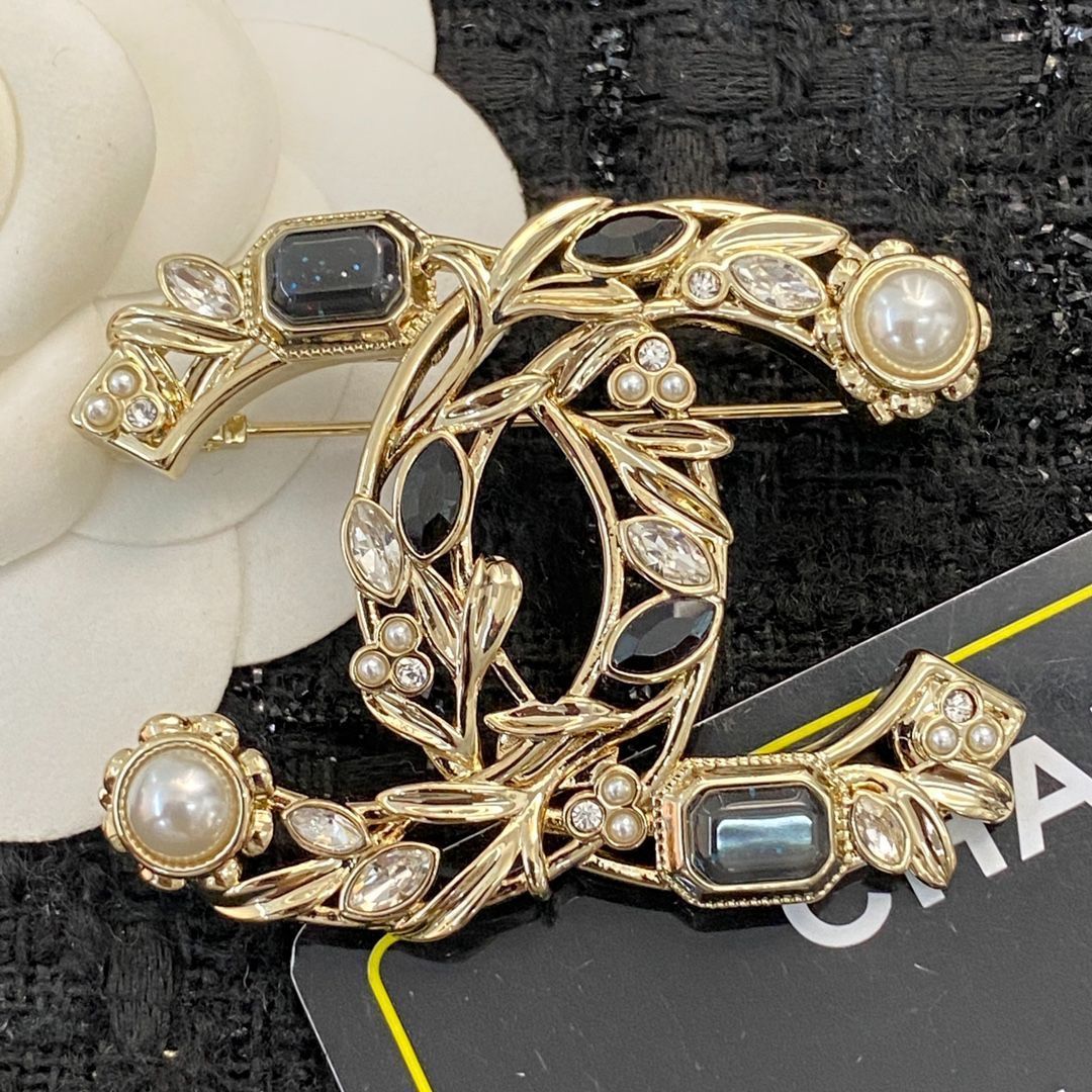 今日特価】CHANEL シャネル 22 年 ブラック ジェム ブローチ?-MM