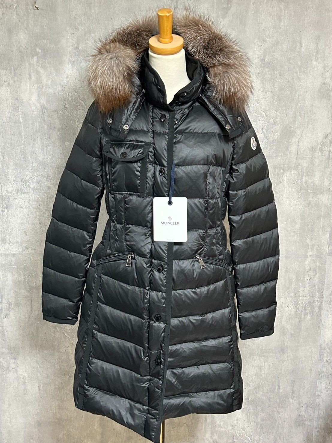 MONCLER ダウンジャケット ファー付き ブラック　HERMIFUR ☆新品未使用タグ付き・本物保証☆ MONCLER HERMIFUR Fox fur ダウン