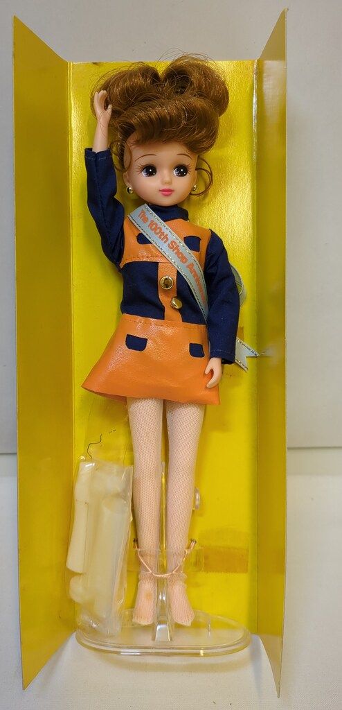 トイザらス100店舗記念リカちゃん。