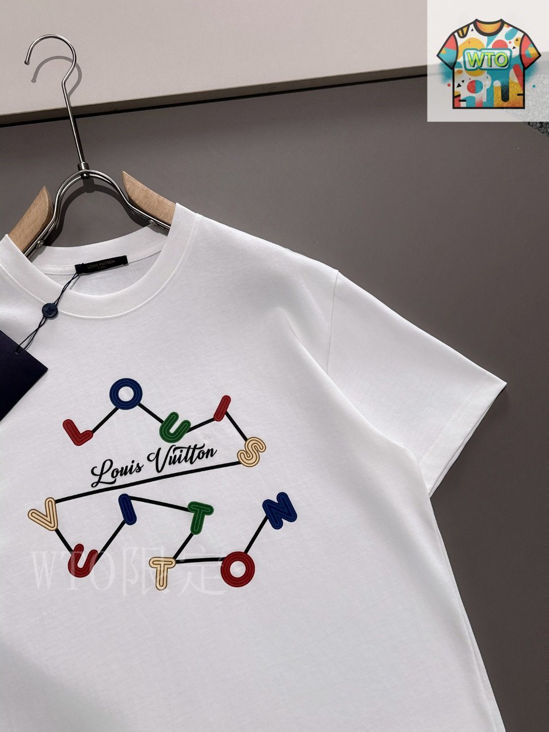 今日特価】Louis Vuitton 2025 Print Short-Sleeved T ルイ