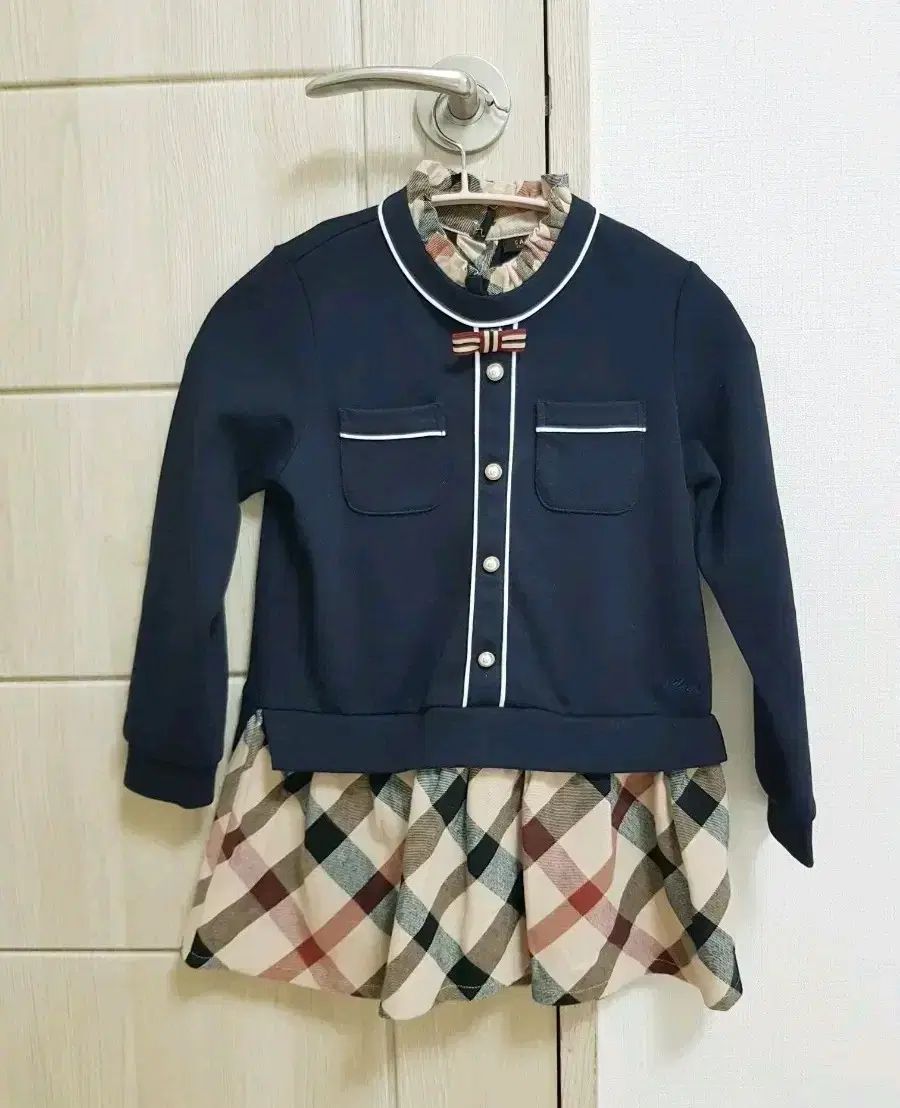 【限定セール，100%新品】 DAKS Little(ダックスキッズ) ロング丈Tシャツ型 ワンピース 130 ワンピース