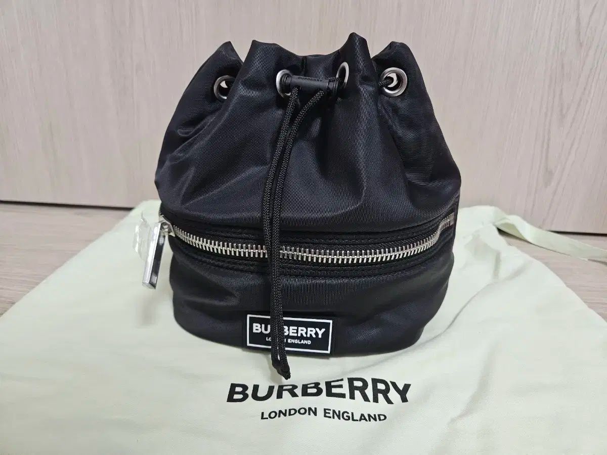 Burberry バーバリー ドローストリングバッグ バケットバッグ