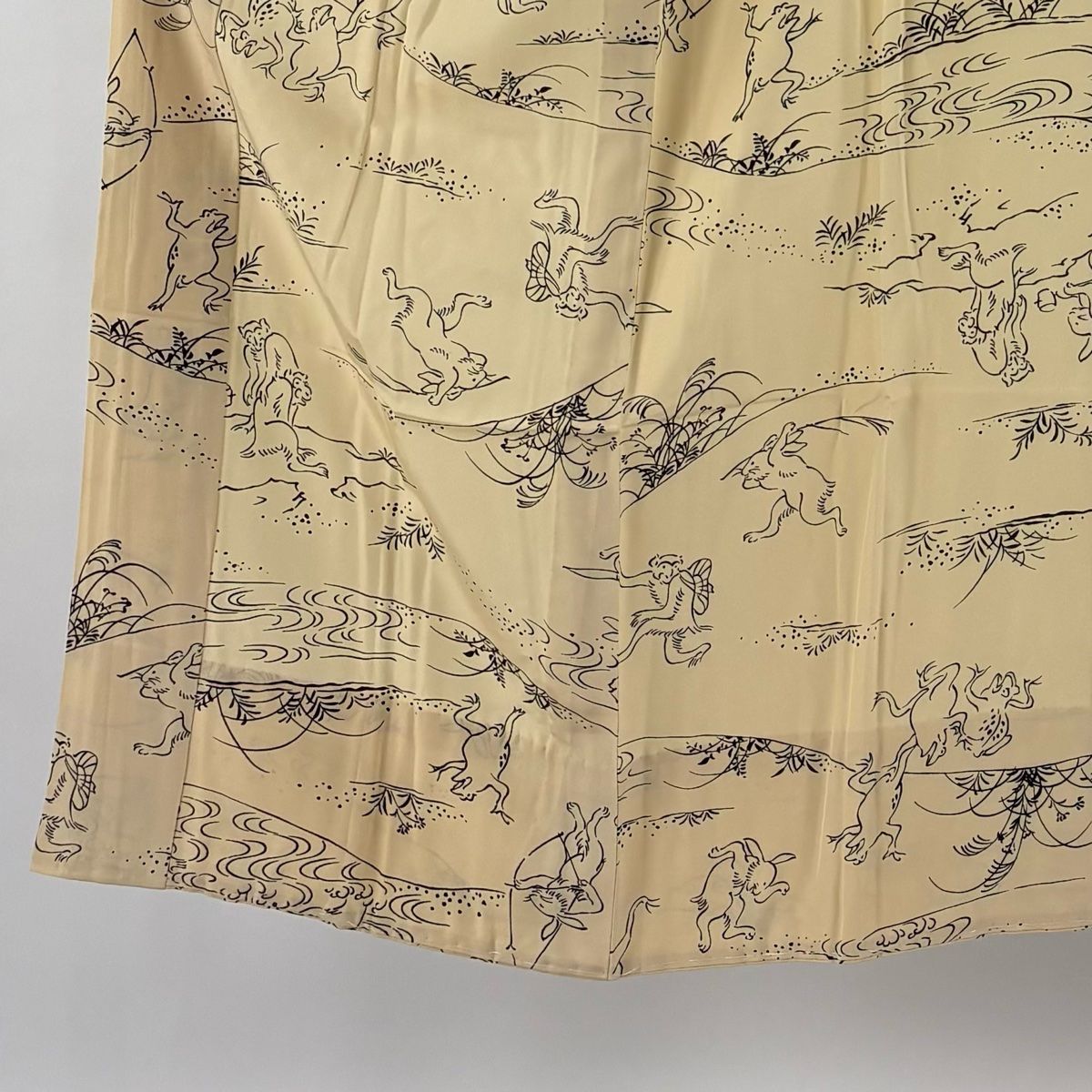 長襦袢 身丈133.5cm 裄丈65cm M 鳥獣戯画 ベージュ 正絹 名品