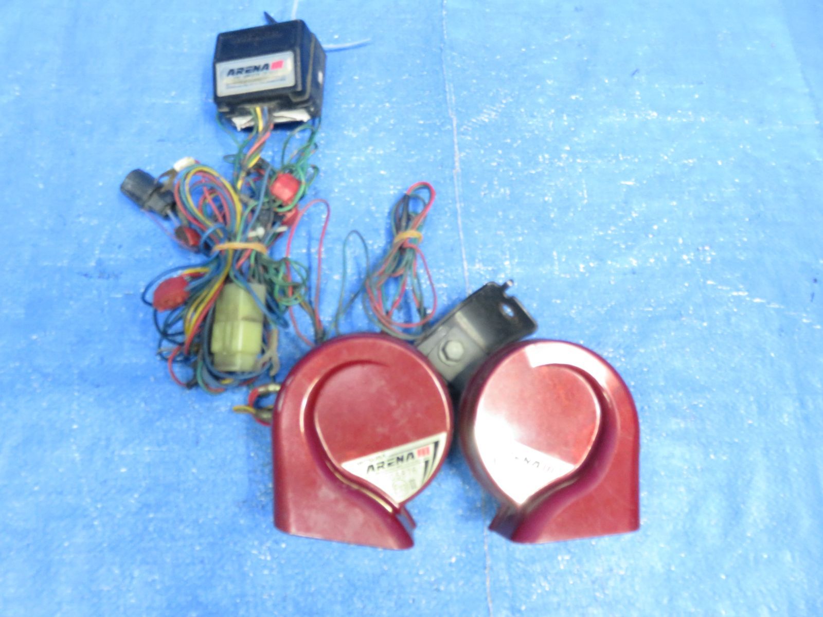 LA6622 ミツバ アリーナ ホーン 電子ホーン MITSUBA ARENAⅢ MBH-2E23R Hi 480Hz MBL-2E24R Lo 400Hz MBW-2E23R