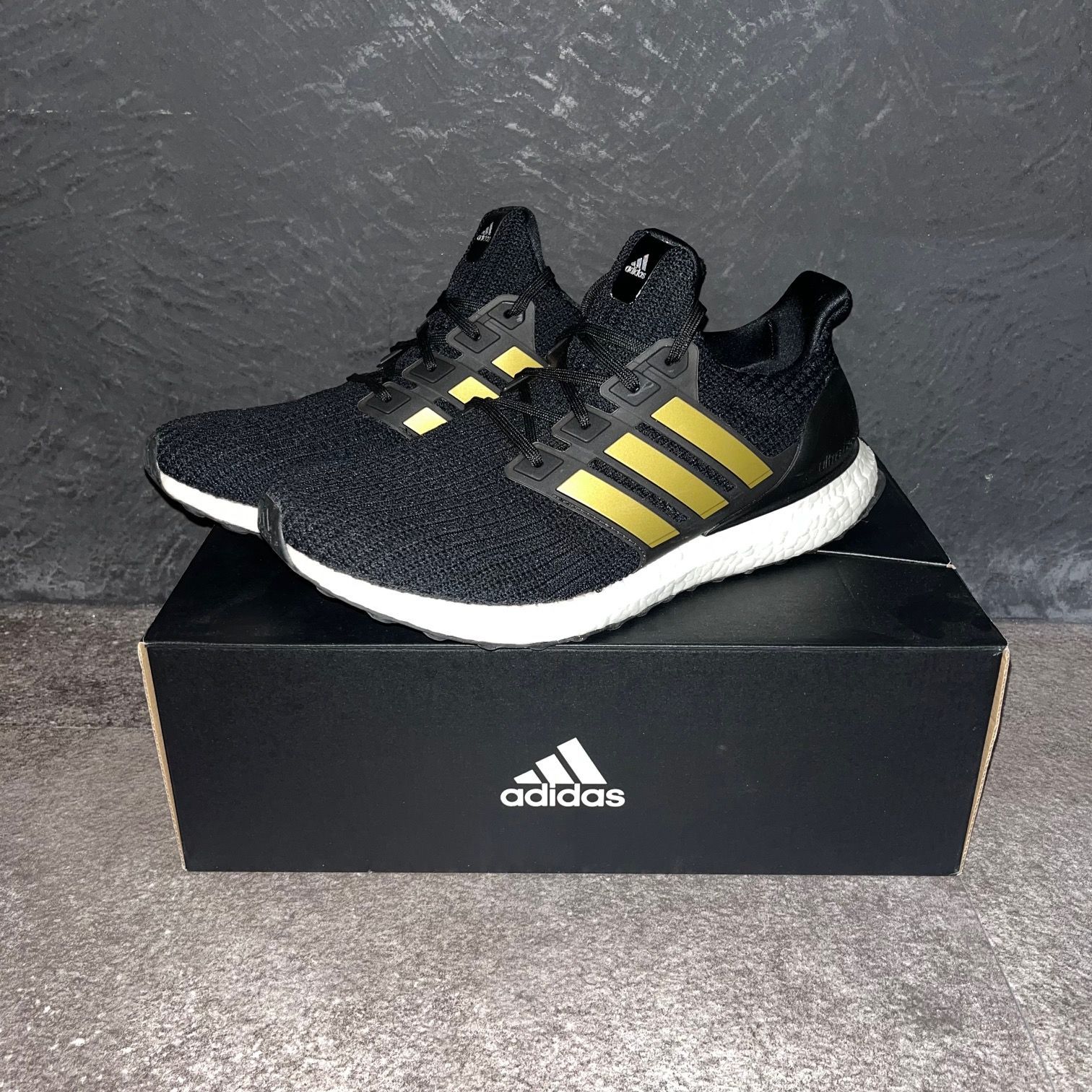 adidas Ultra Boost 4.0 DNA Black Metallic Gold FY9316 ウルトラブースト スニーカー アディダス  29.5cm 64290A1 - メルカリ