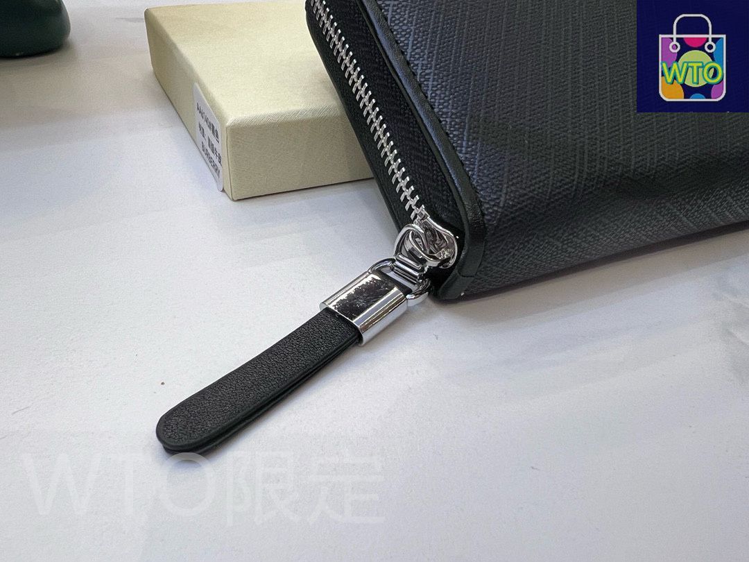 tks BURBERRY メンズ長財布 1日だけ使用 美品 今日特価】Burberry メンズウォレット, 高級レザー使用, 実用的
