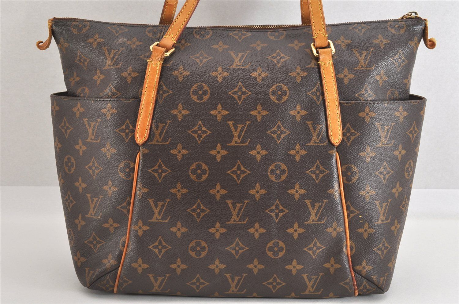 VUITTON
