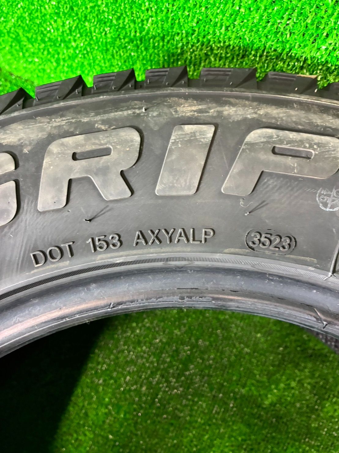 2 New Gripmax MaxGrip Classic Tires 215/60R15 94H - All Season - Raised White Letters