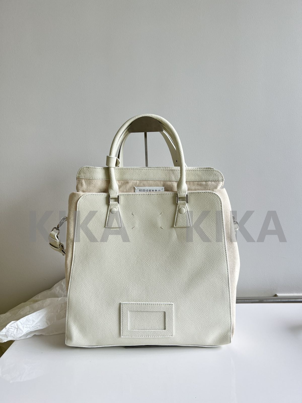 新品、メゾンマルジェラ Maison Margiela  MM6  レディース  バッグ  ハンドバッグ  ショルダーバッグ