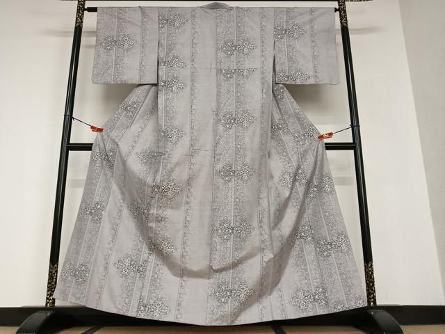 平和屋着物●本場大島紬　白大島　7マルキ　総絣　草花間道　暈し染め　正絹　逸品　AAAV7043zg 平和屋着物○本場大島紬 白大島 7マルキ 総絣 草花間道 暈し染め 正絹