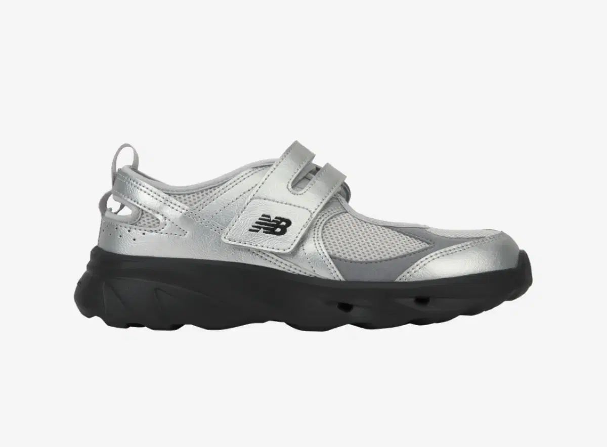 230 New Balance ニューバランス ブリーズ メタリック シルバー