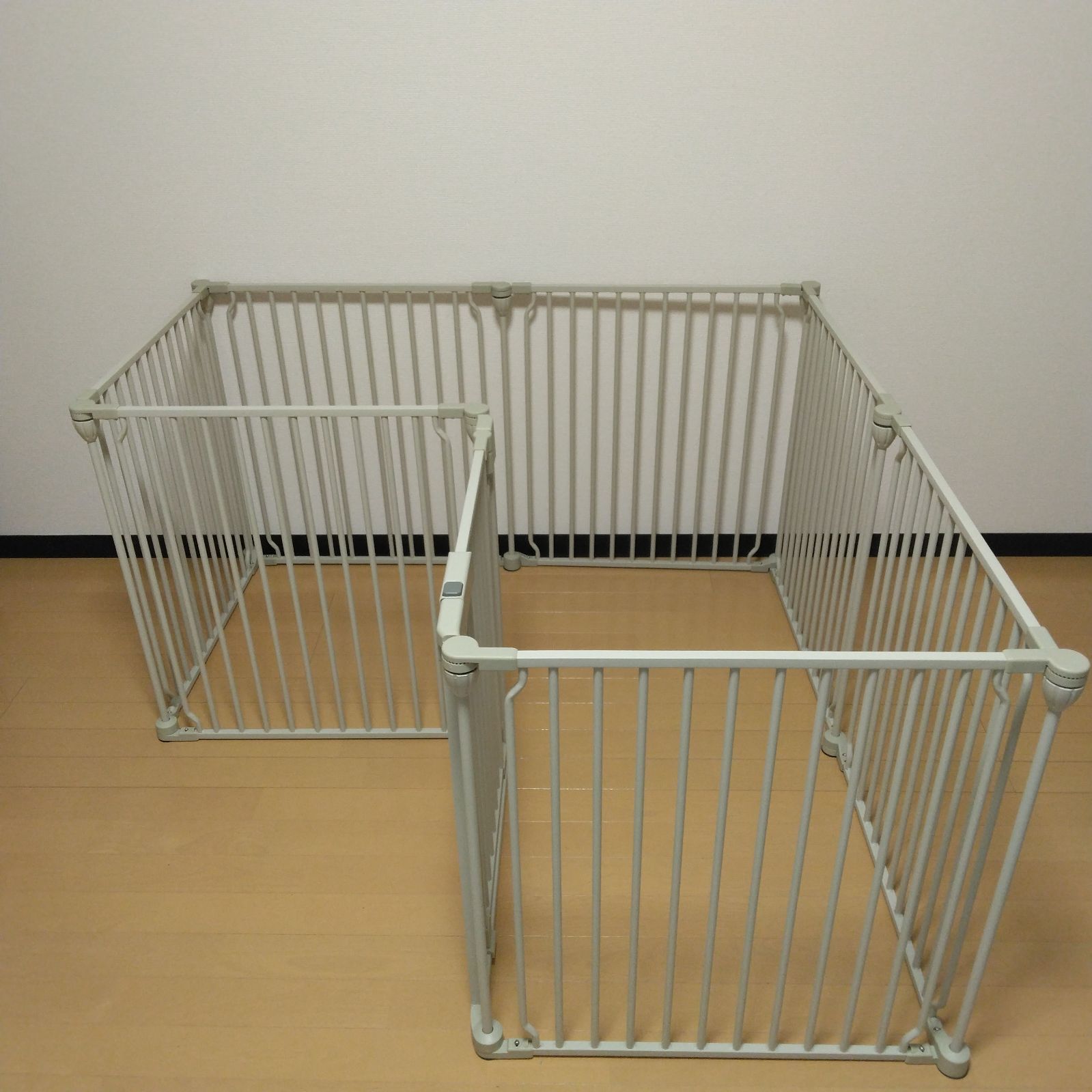 【新古品】GOD SAFE8 ライトグレージュ ペットケージ　サークル　フェンス DOGSAFE8 ライトグレージュ ペットケージ サークル フェンス