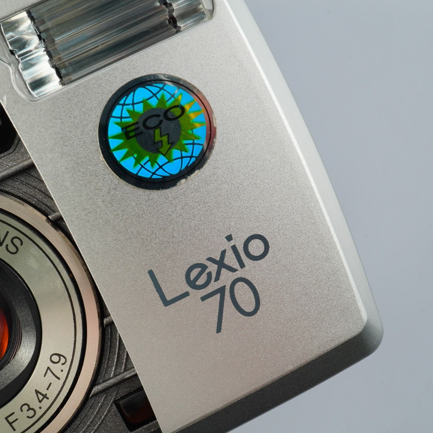 コンパクトフィルムカメラ