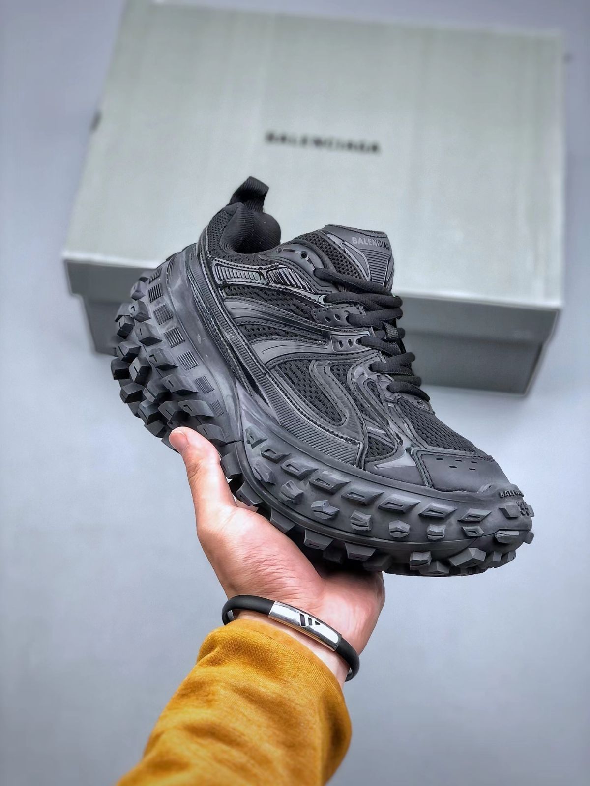 Balenciaga Defender Sneaker 'Black' 685613W2RA61000