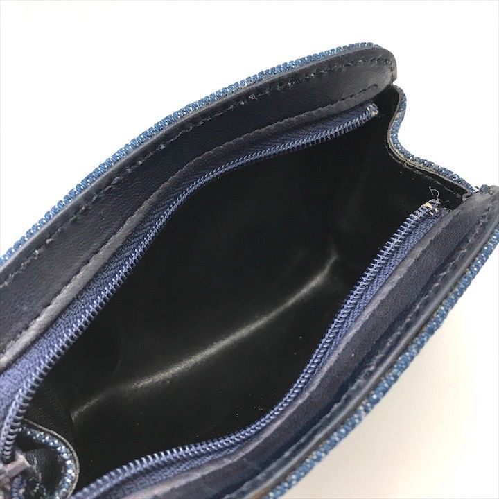 美品 CHANEL コスメポーチ デニム ゴールド金具 デカココ 2番台 美品 CHANEL コスメポーチ デニム ゴールド金具 デカココ 2番台