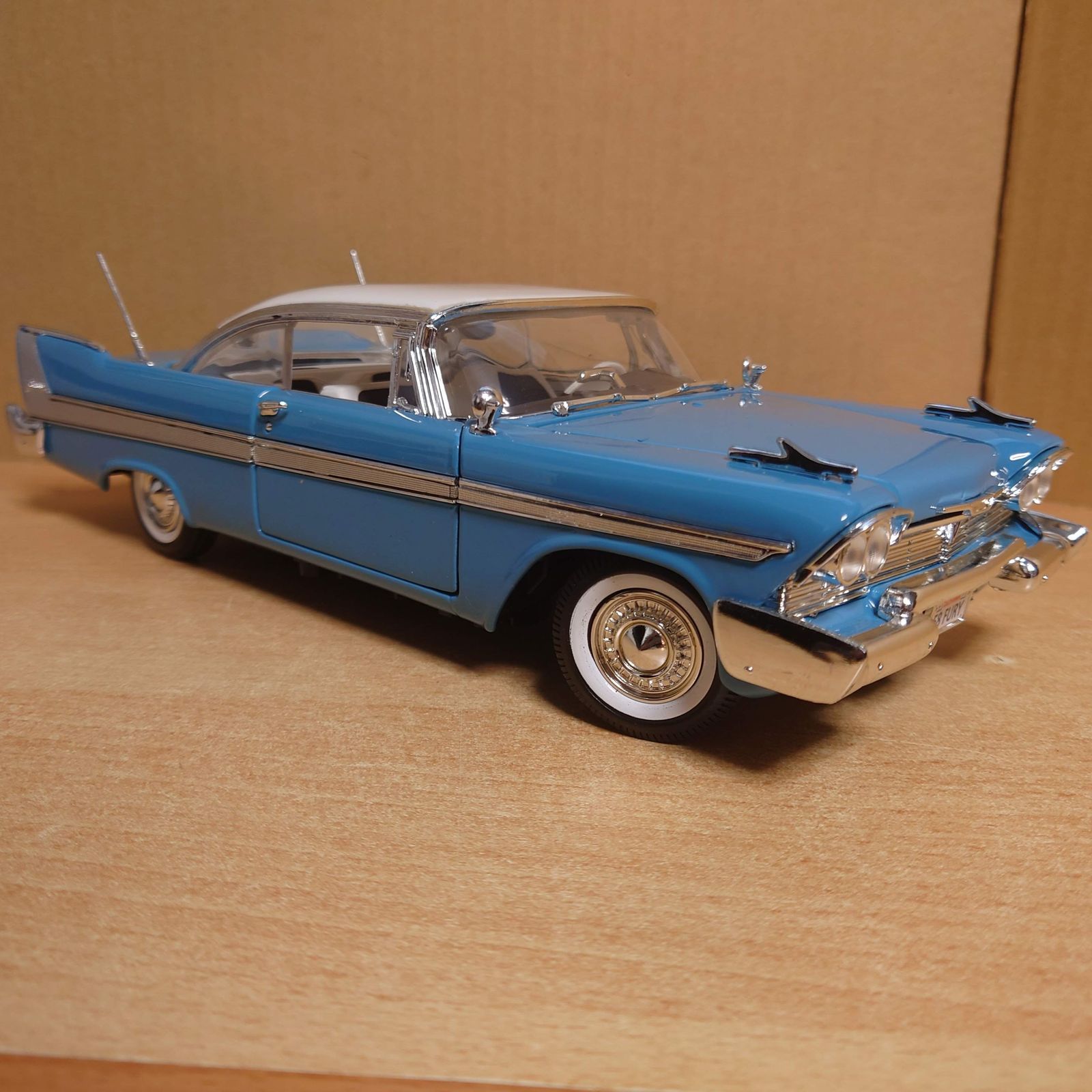 1/18 プリムスフューリー 1958 ライトブルー Plymouth Fury 1/18 プリムスフューリー 1958 ライトブルー Plymouth Fury